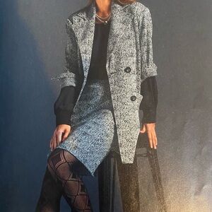 Cabi Agent skirt.   Fall 2022